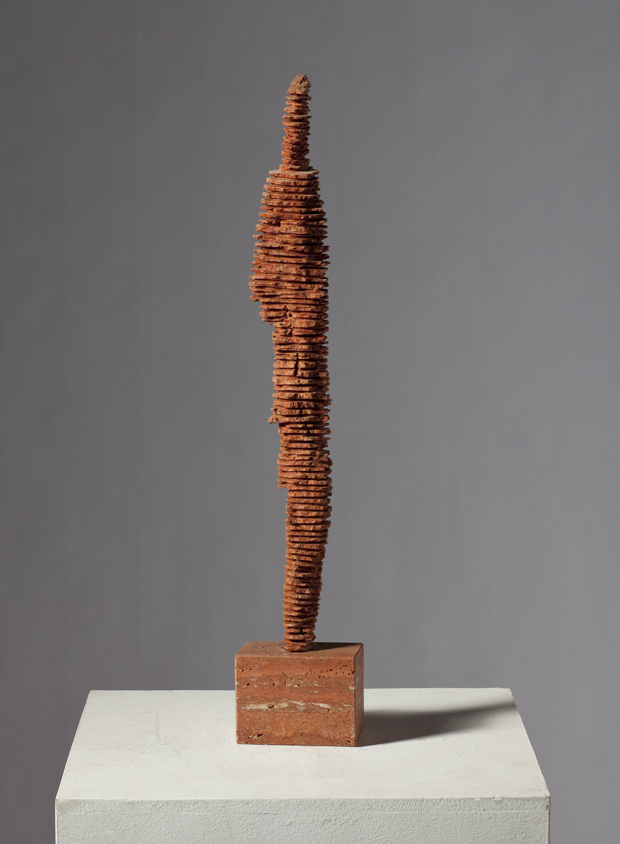 Wartend / Travertin / 30x15 cm